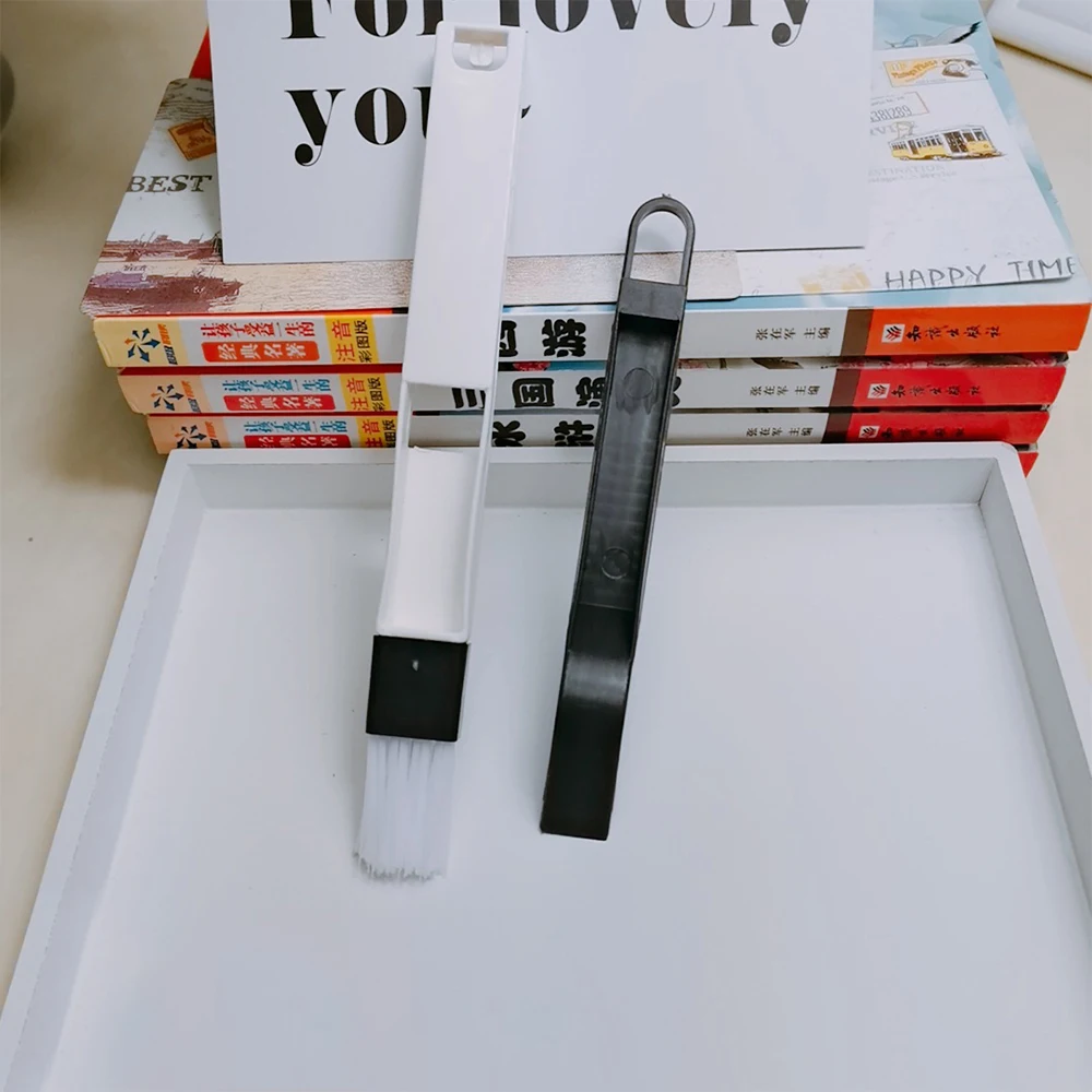 Multifunctional  crevice brush  with dustpan for computer keyboard window and door