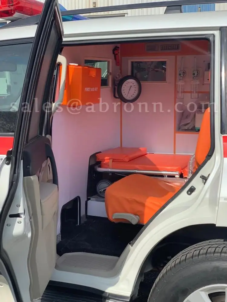 
UAE Export Emergence Vehicles Quality Assurance Pajero Ambulance for Sale 