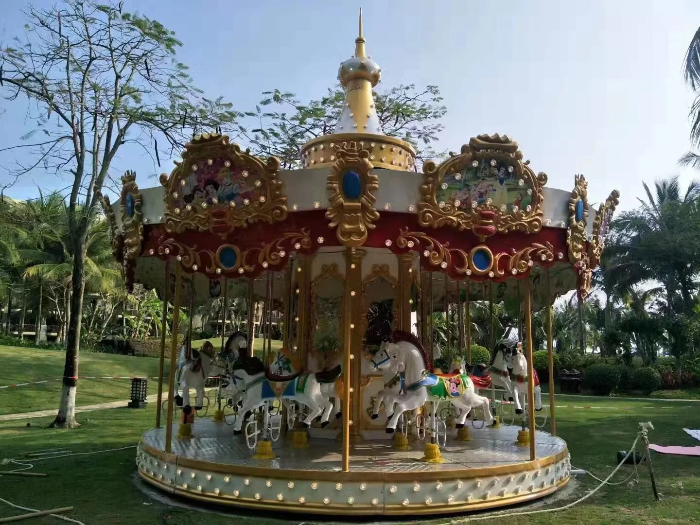 Factory price gorgeous 16-seat carousel for commercial fairground merry-go-round for amusement