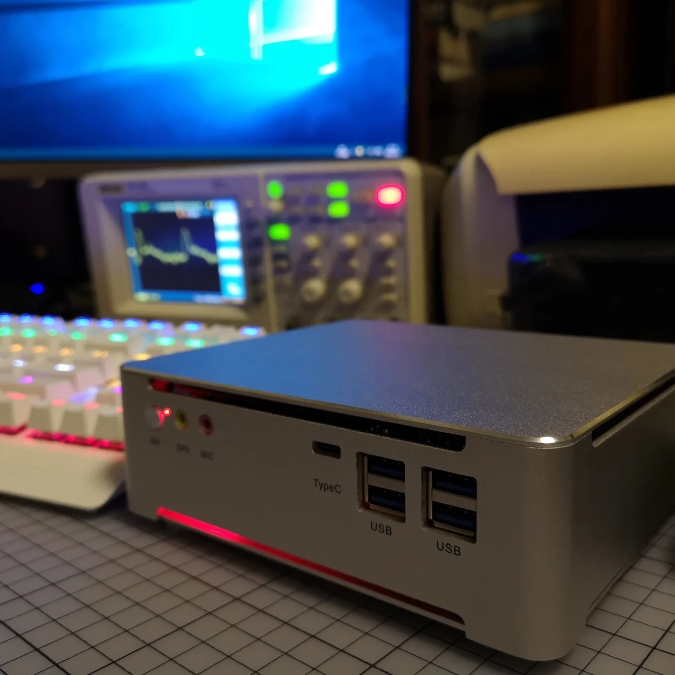 Cyberpowerpc NUC i5 8300H CPU Gaming Mini Desktop Computer Compact Used PC Win10 4K HTPC Box Linux Ubuntu Nettop Server PC Gamer