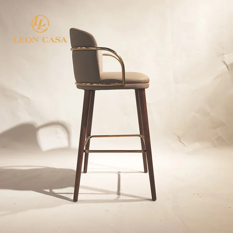 Custom Italy Design Factory Price Bar Chairs Wooden Bar Stools Comfortable Counter Height Bar Stools