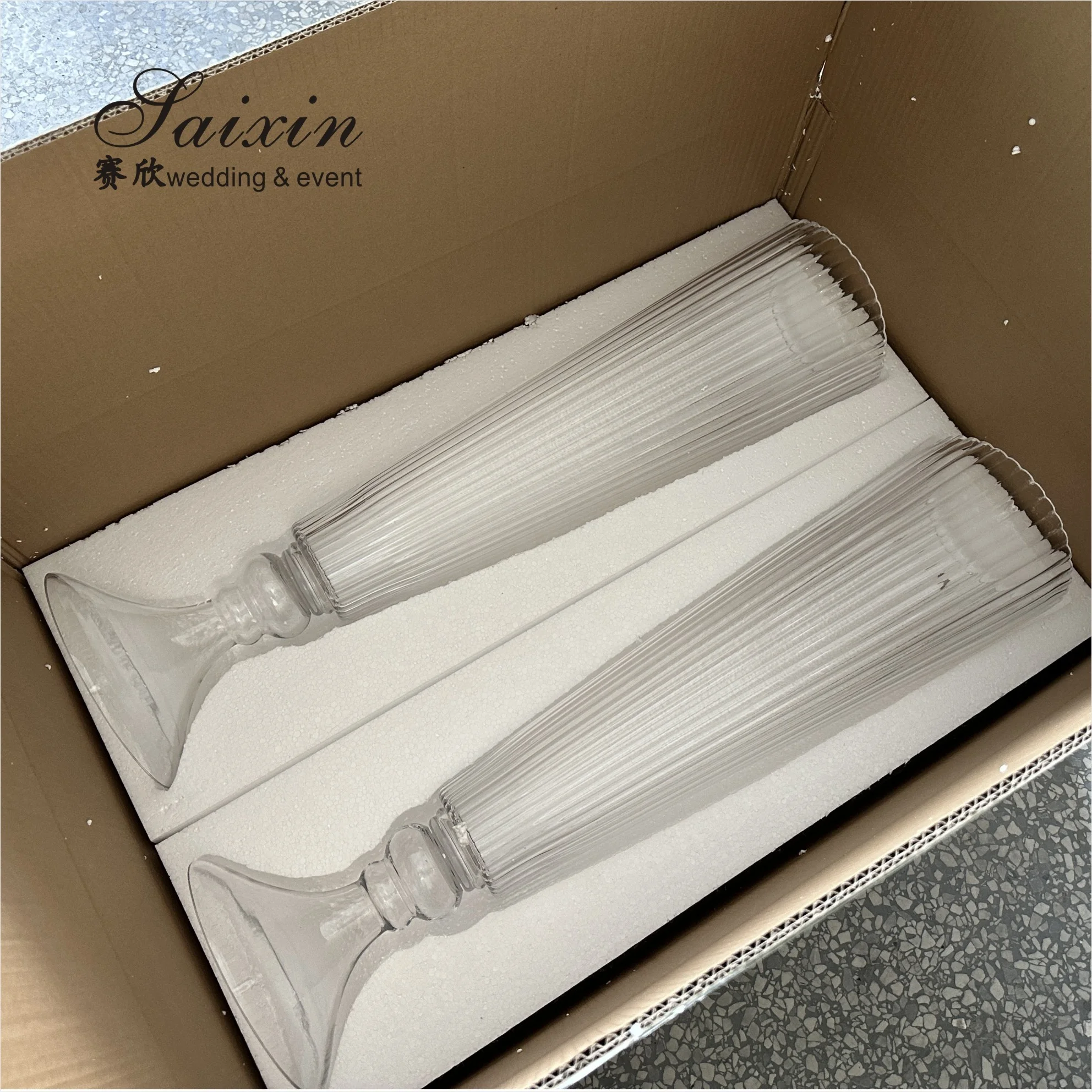 Saixin high quality ribbed decoration tall striped glass vase for wedding centerpieces