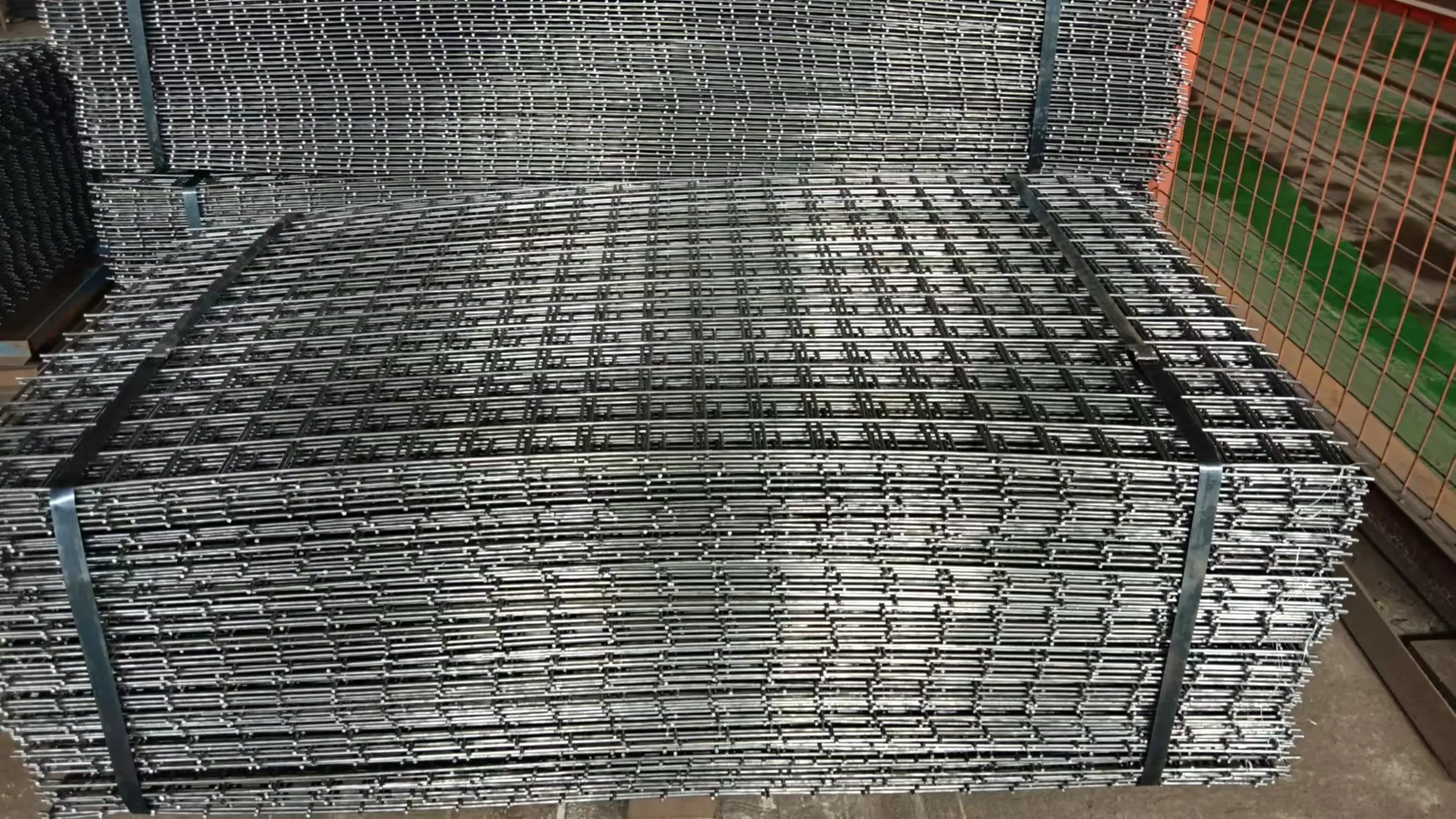 Customized coal mining steel welded mesh wire mesh for construction site and concrete road