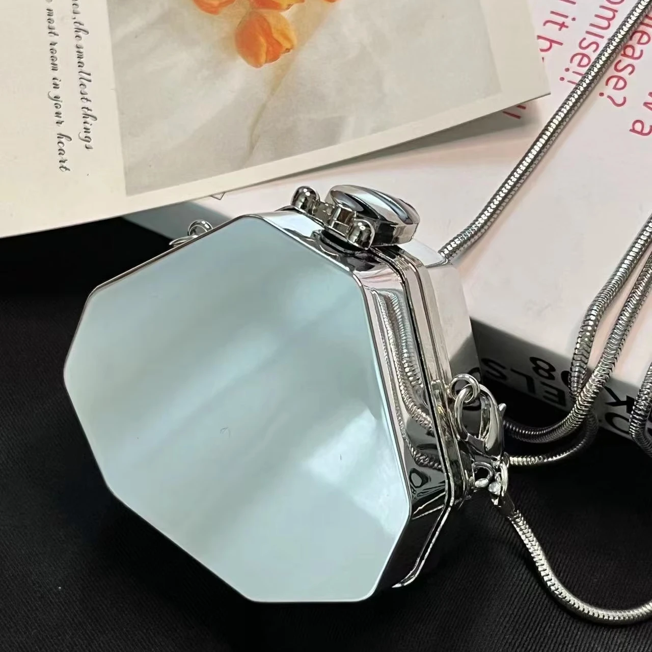 New Arrival Bags for Women 2024 Hot Chain Shoulder PVC Purses Women Miss Unique Handbags Online Wholesale Supplier Golden Single