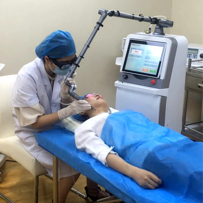 Med Spa use Medical grade Fractional CO2 Laser machine to remove scar acne skin tag and for uneven skin tone vaginal treatment