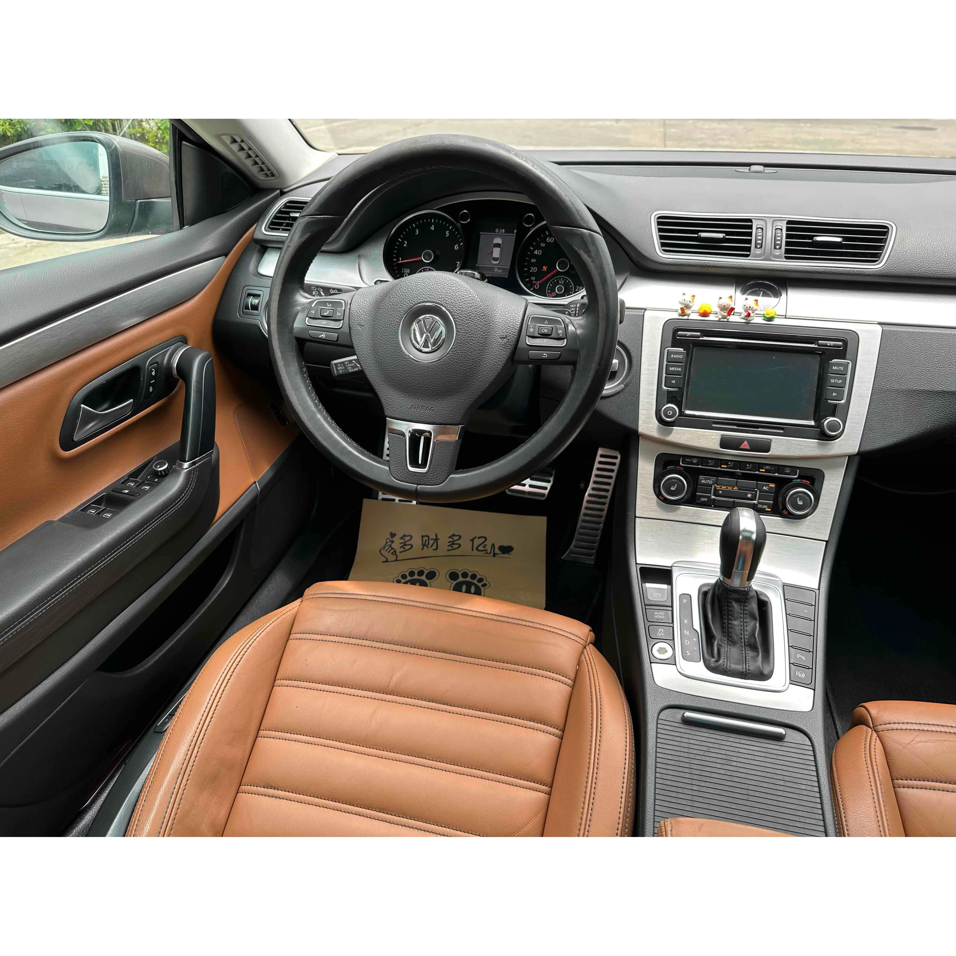2013 Volkswagen CC Premium модель 2.0TSI с левым кожаным сиденьем на руле