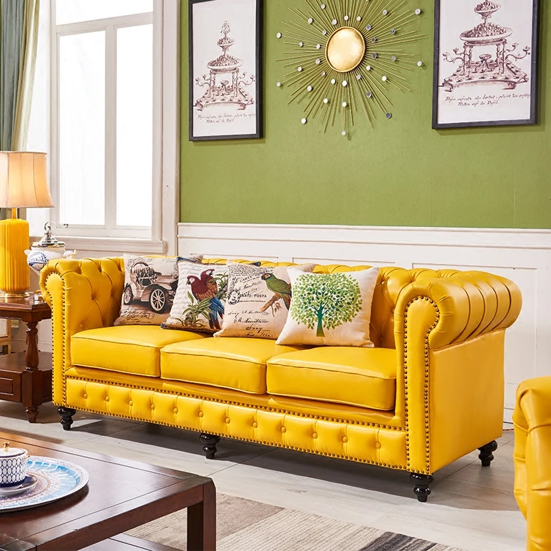  Желтый классический диван chesterfield и