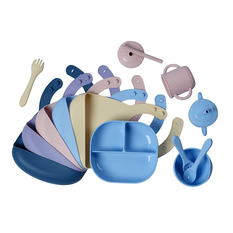 New Arrival 6 Pieces Baby Easy to Grasp Silicone Bib Cup Bowl Suction Plate with Lid Beech Wood Handle Spoon Feeding Set