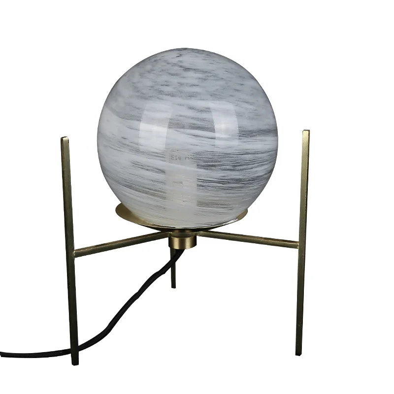 Manufacturer direct selling iron triangle cloud table lamp modern simple creative table lamp spherical table lamp