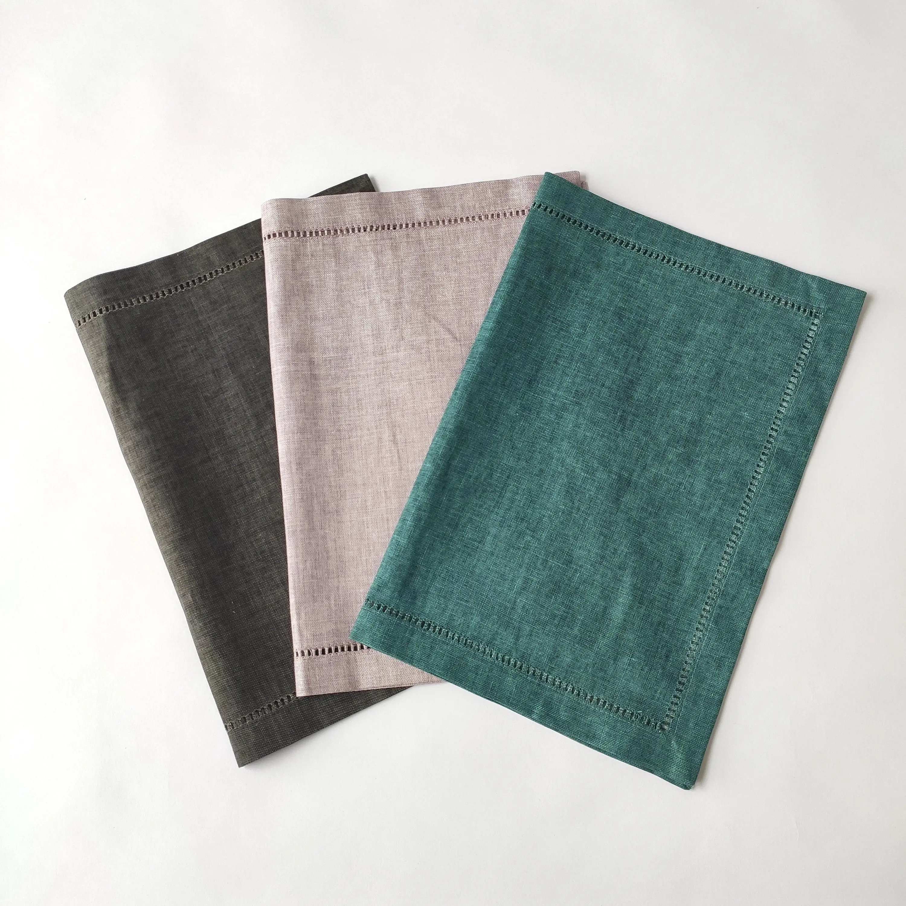 Poly Linen Tablecloths Table Runner Woven Square Solid Plain Dyed Machine Embroidery and Cutwork Banquet Table Cloth Multi Color