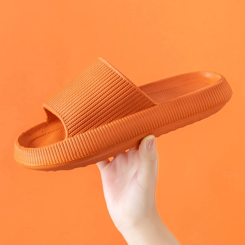 Manufacturers wholesale cheap indoor bath home leisure comfortable stepping on shit feeling men and women slippers