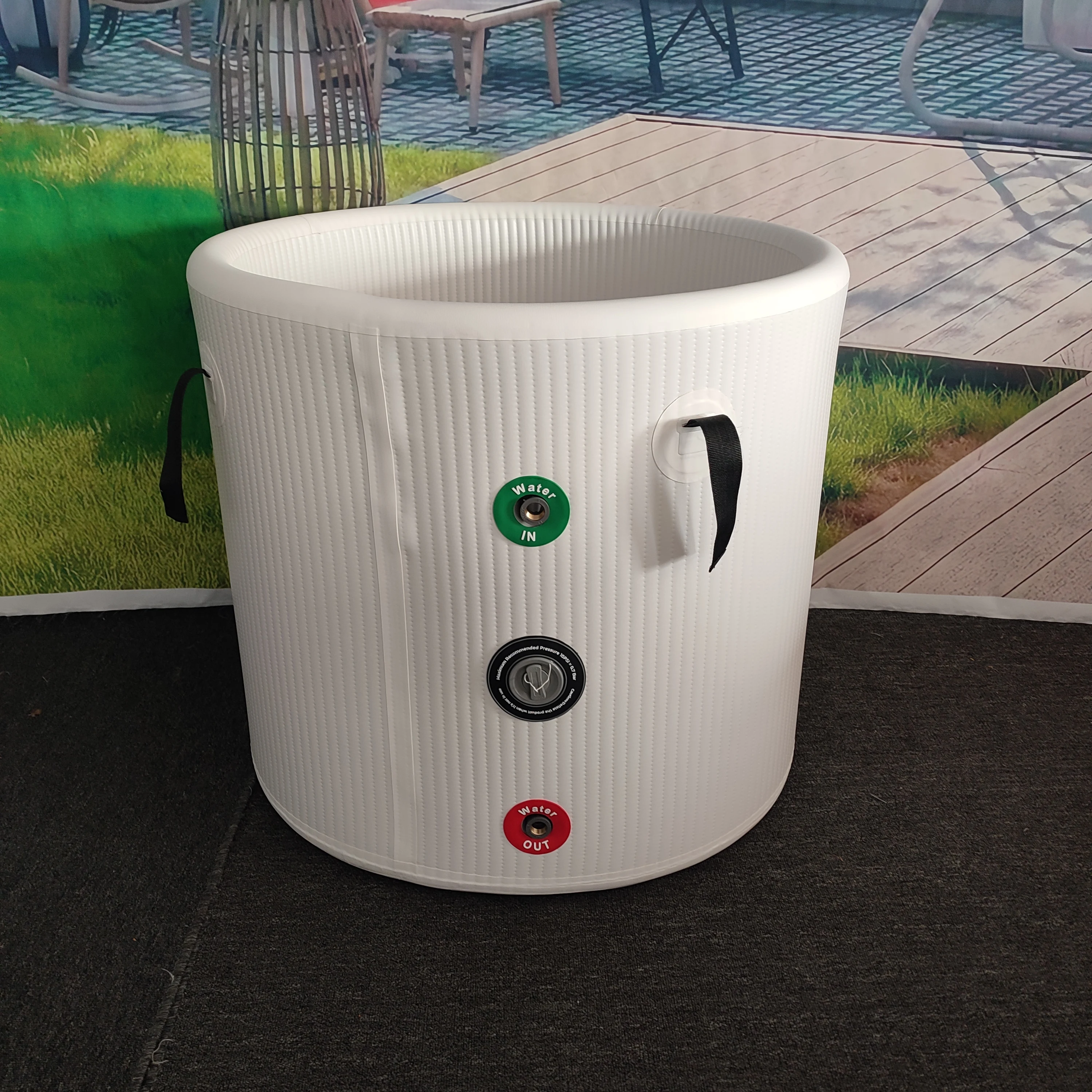 Inflatable double wall fabric(dwf) icebath barrel for recovery therapy cold plunge