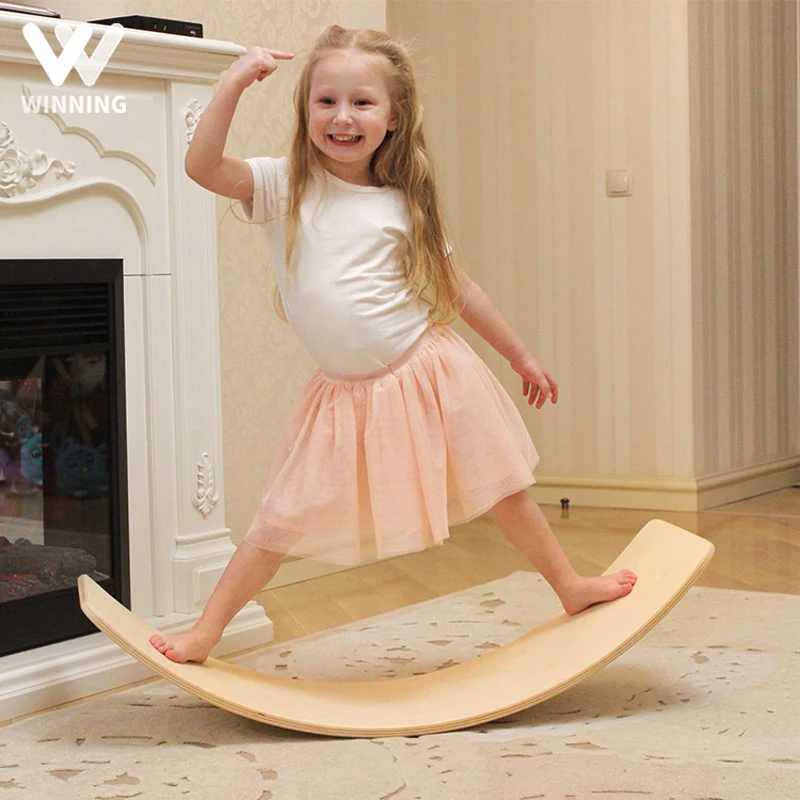 Winning Montessori Wooden Curvy Board Fitness Yoga Toys Wobble Board Multifunction Rocker Natural Wood Educational Balance Board