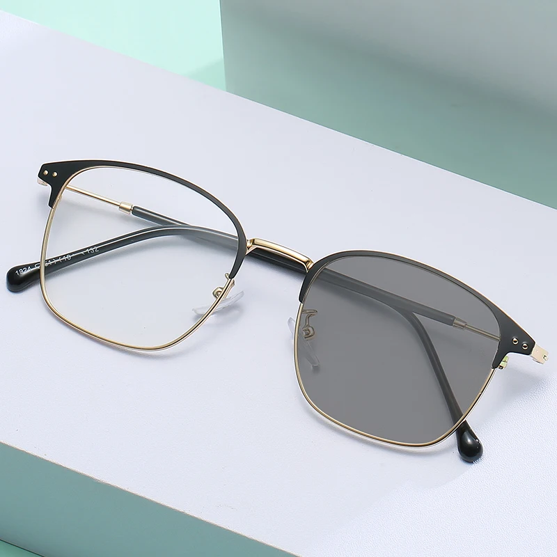 Creative Fashion Anti-blue Optical Glasses Frames Chameleon Glasses Eyewear Manufacturer Anti Blue Light Photochromic Glasses