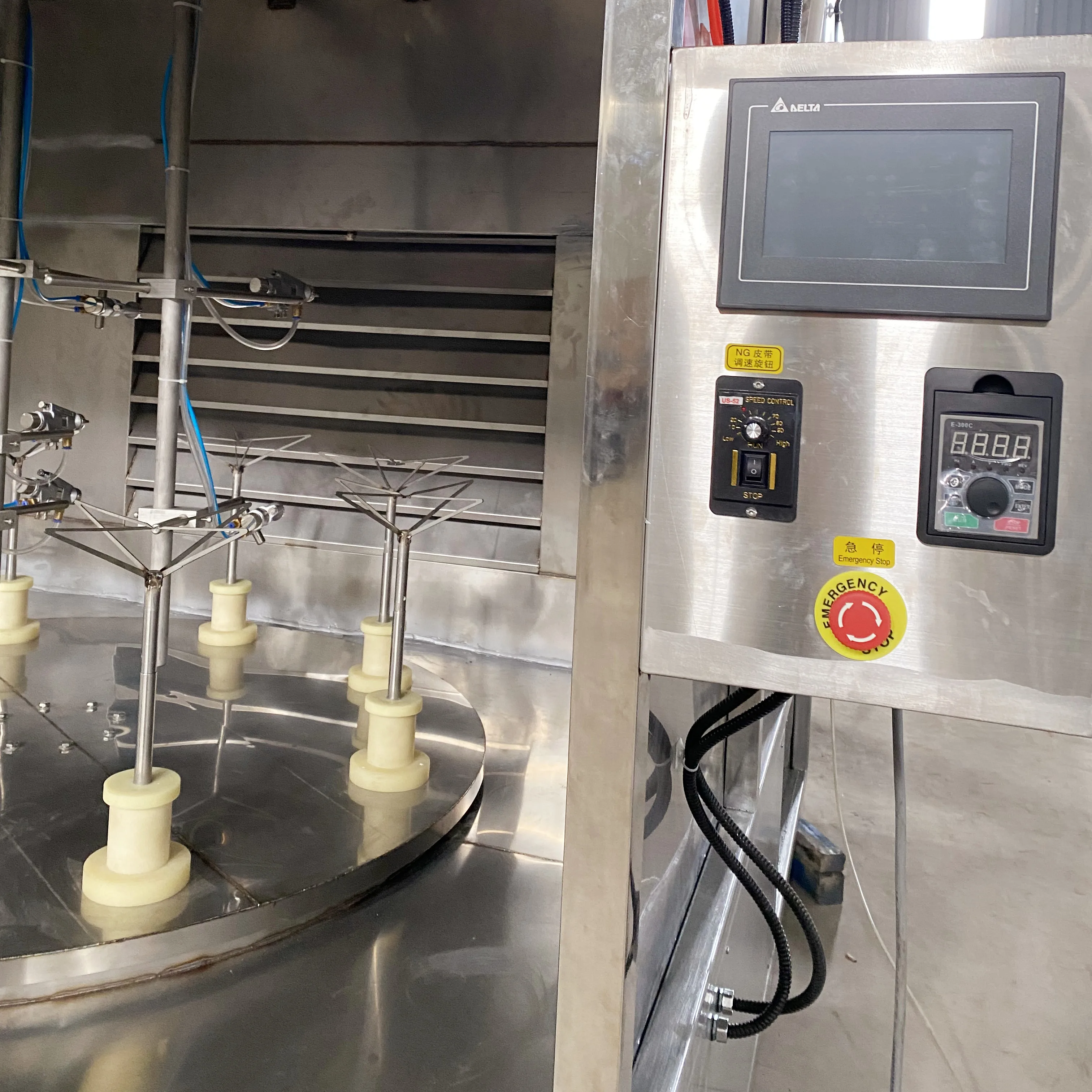 Factory Hot Sale Ceramic Tableware Cups/Bowls/Plates Spray Glaze Cabinet Machine