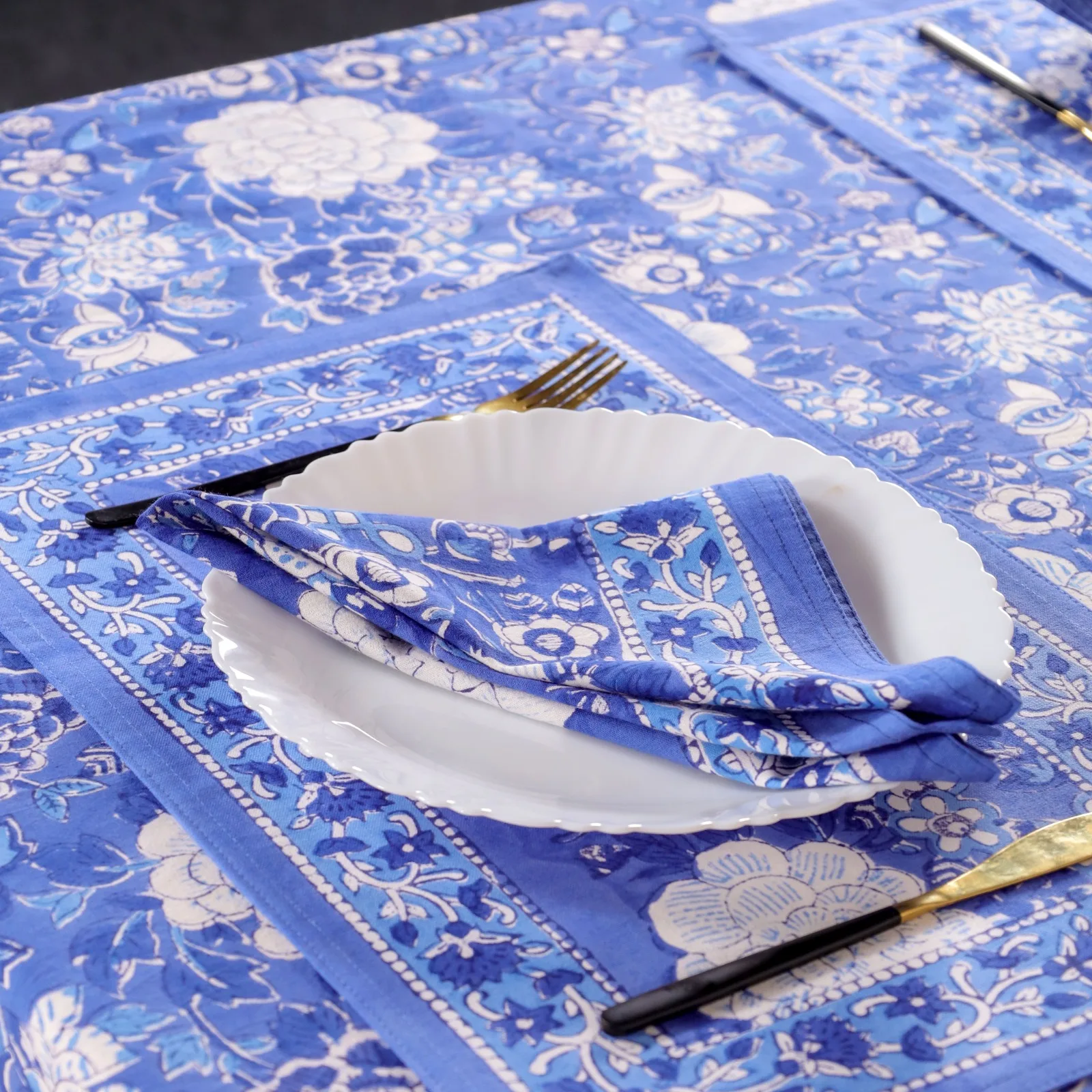 Скатерть для домашнего стола с принтом из синего хлопка с цветочным принтом, прямоугольная скатерть, мягкая моющаяся скатерть с салфеткой