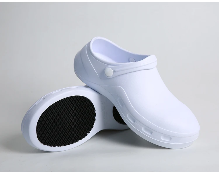 Manufacturer custom antiskid anti-slip anti smashing oil resistant hotel kitchen composite toe safety work EVA clogs chef shoes