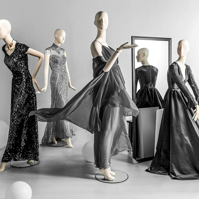 Новый дизайн, модный полноразмерный стенд, абстрактный женский манекен, использование известных брендов