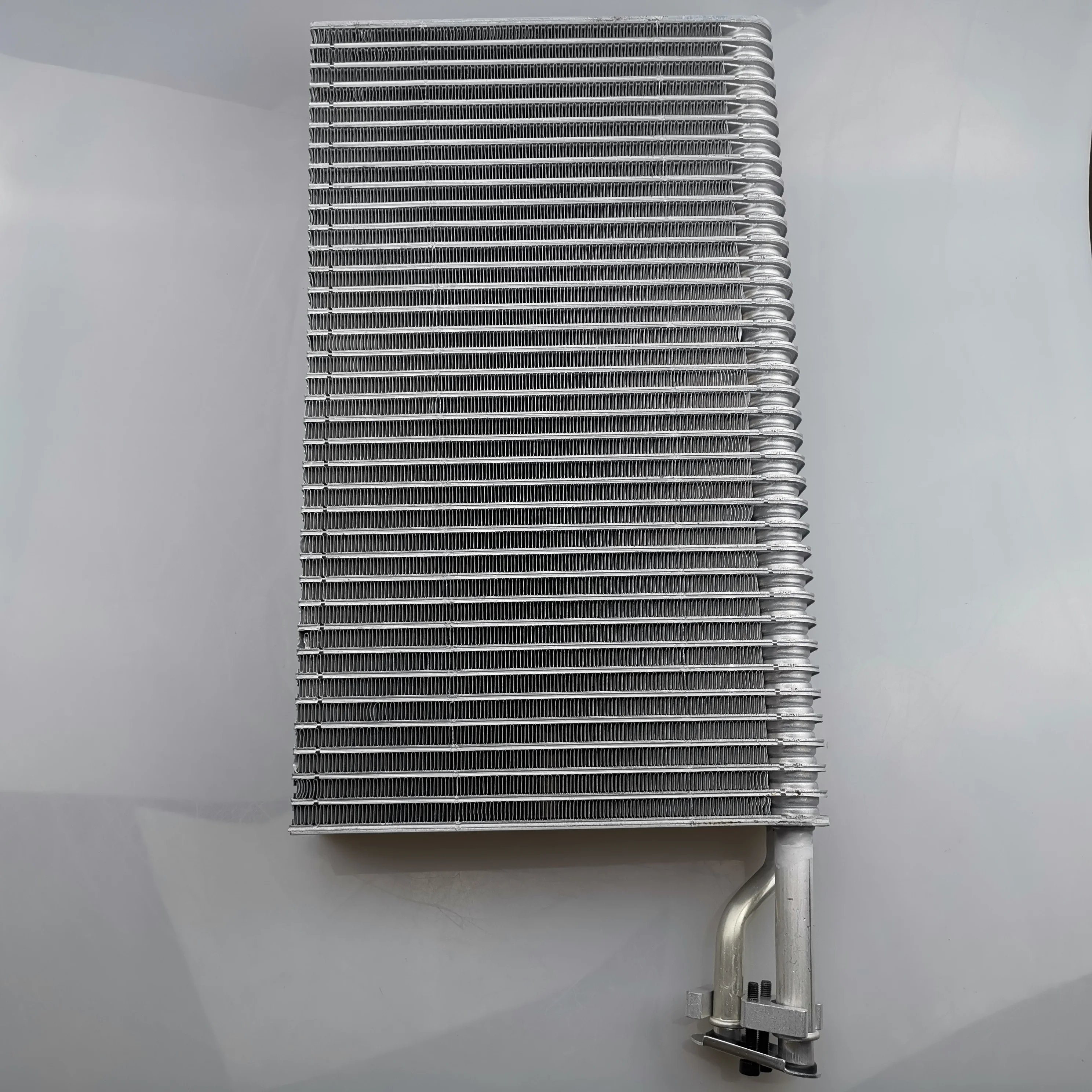 SAIC MAXUS V80 Original evaporator core and accessories C00013630 C00224491