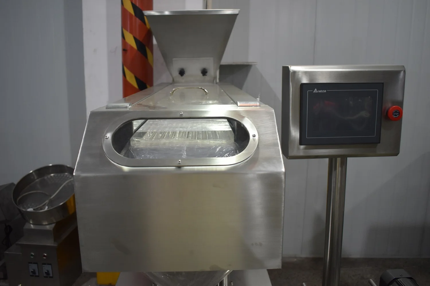 Nice Quality Small Size Capsule Tablet Counting Filling Machine