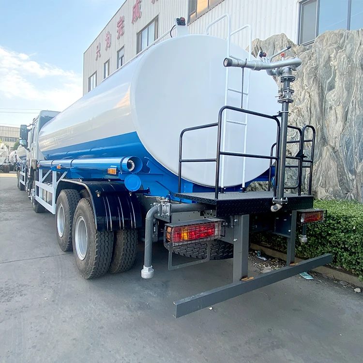Грузовик-цистерна для воды Sinotruk HOWO 20000L 6x4 поливальная тележка распылитель