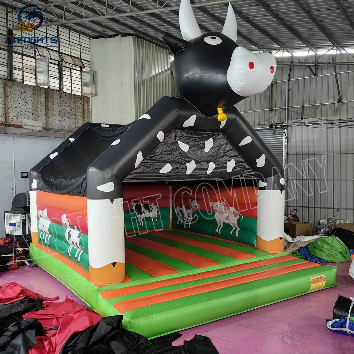 China Manufacturer High Quality Commercial Inflatable Cow Theme Bouncing Castle
