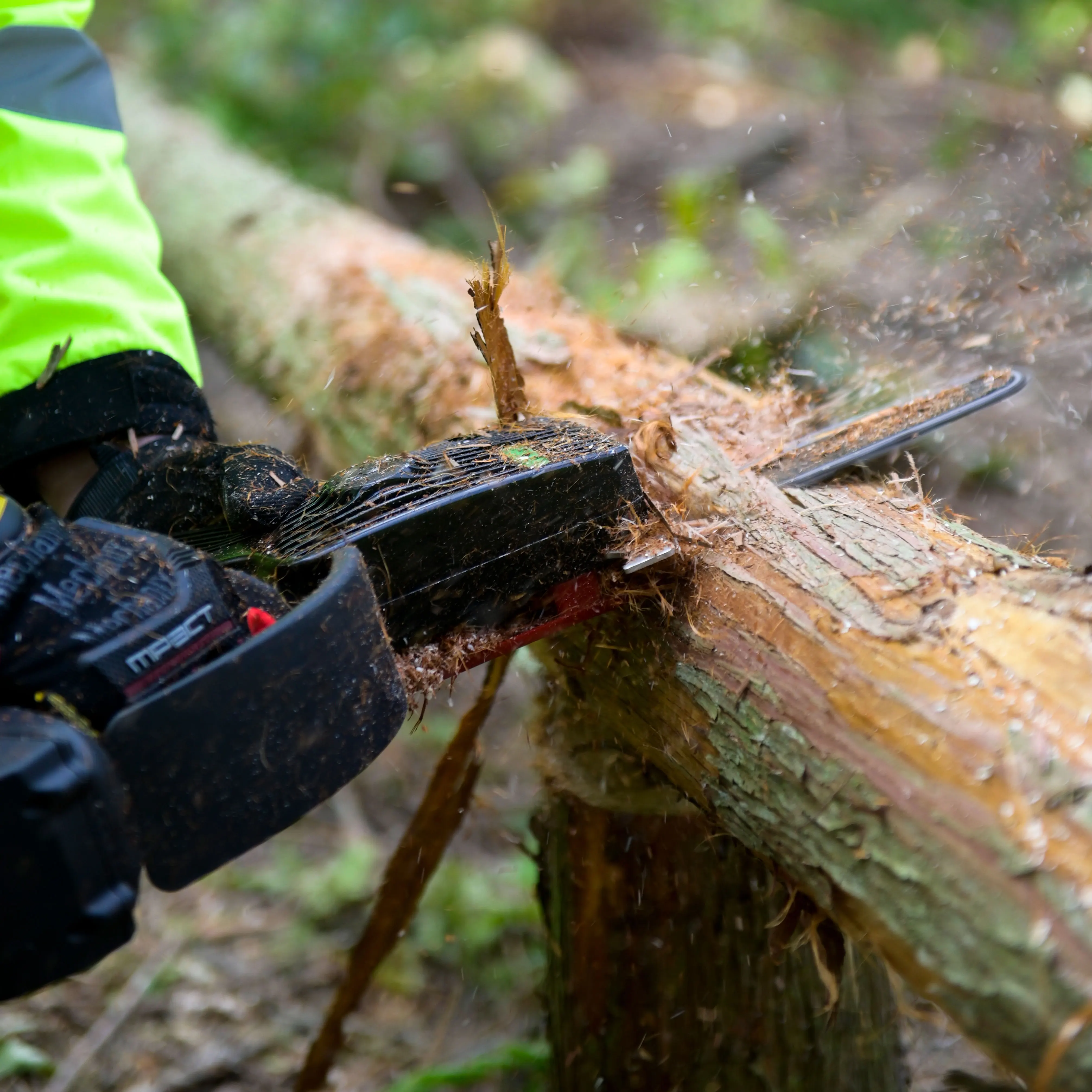 Lithium Battery electric chainsaw 2ah rechargeable battery new energy wood cutting machine