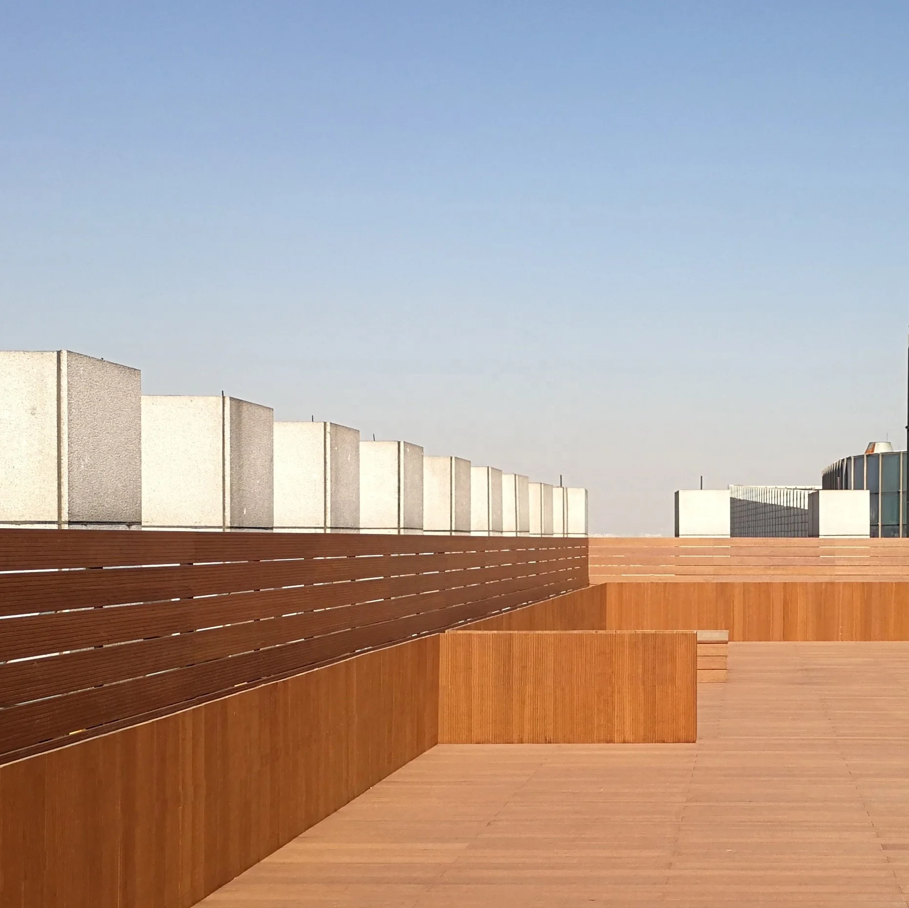 Pre primed less maintenance natural ironwood alternation solid exterior bamboo beams to handrails