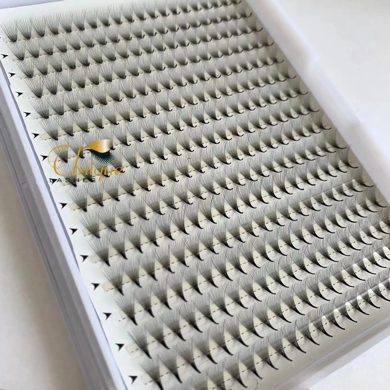 Wholesale High Quality Ultra Dark Premade Volume Fans Thin Base Eyelashes 10D 12D 14D 16D 20D