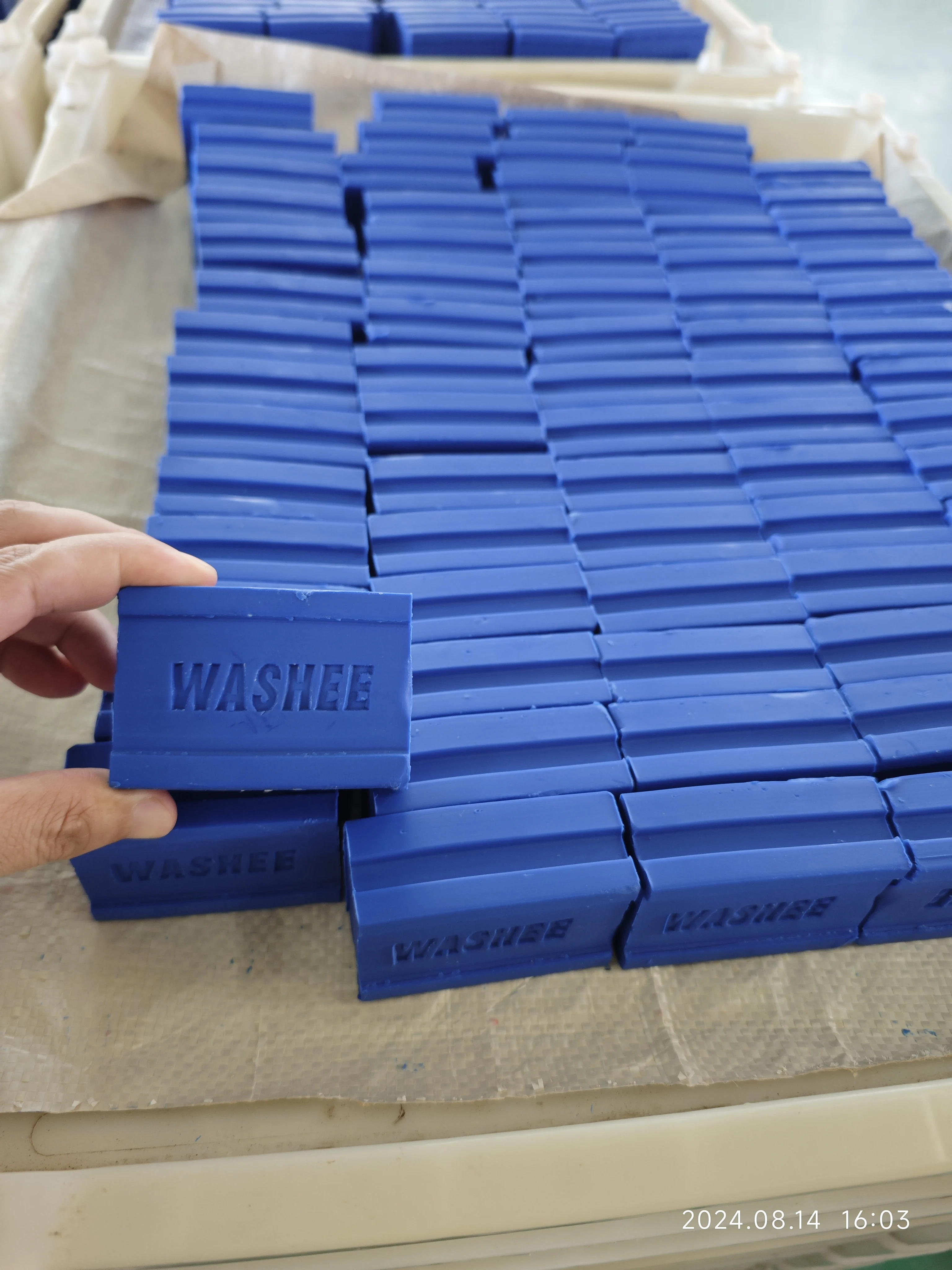 High-Efficient Solid Laundry Bar Soap with Long-Lasting Fragrance Factory-Priced for Effective Stain Removal