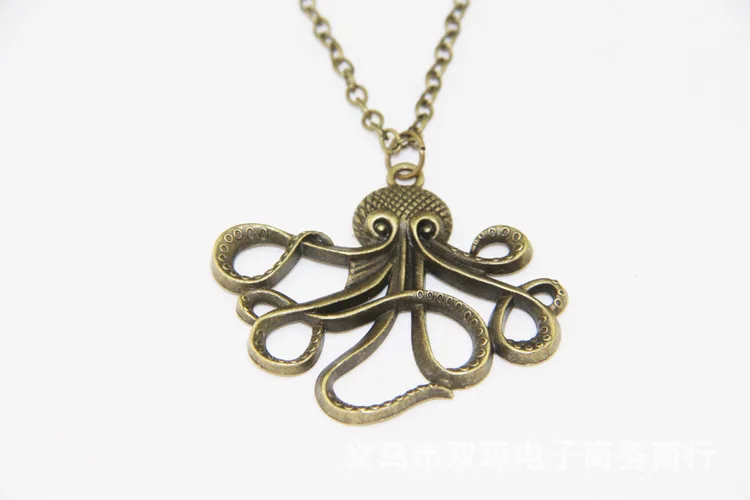 Hot sell alloy Pirates Of The Caribbean Octopus Pendant necklace.