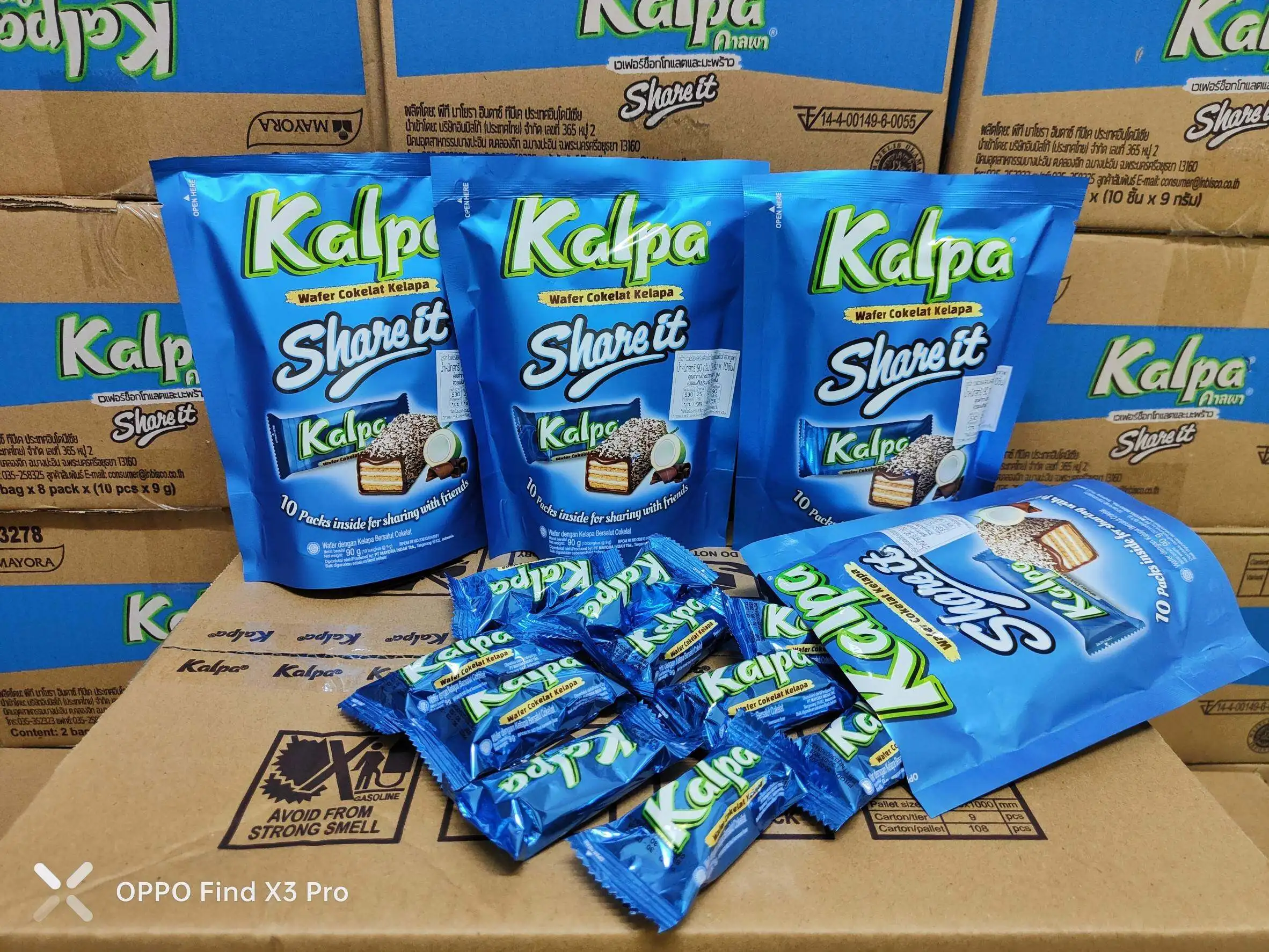 Chocolate Coated Wafers Share it Popular wafers filled with cream, chocolate and coconut