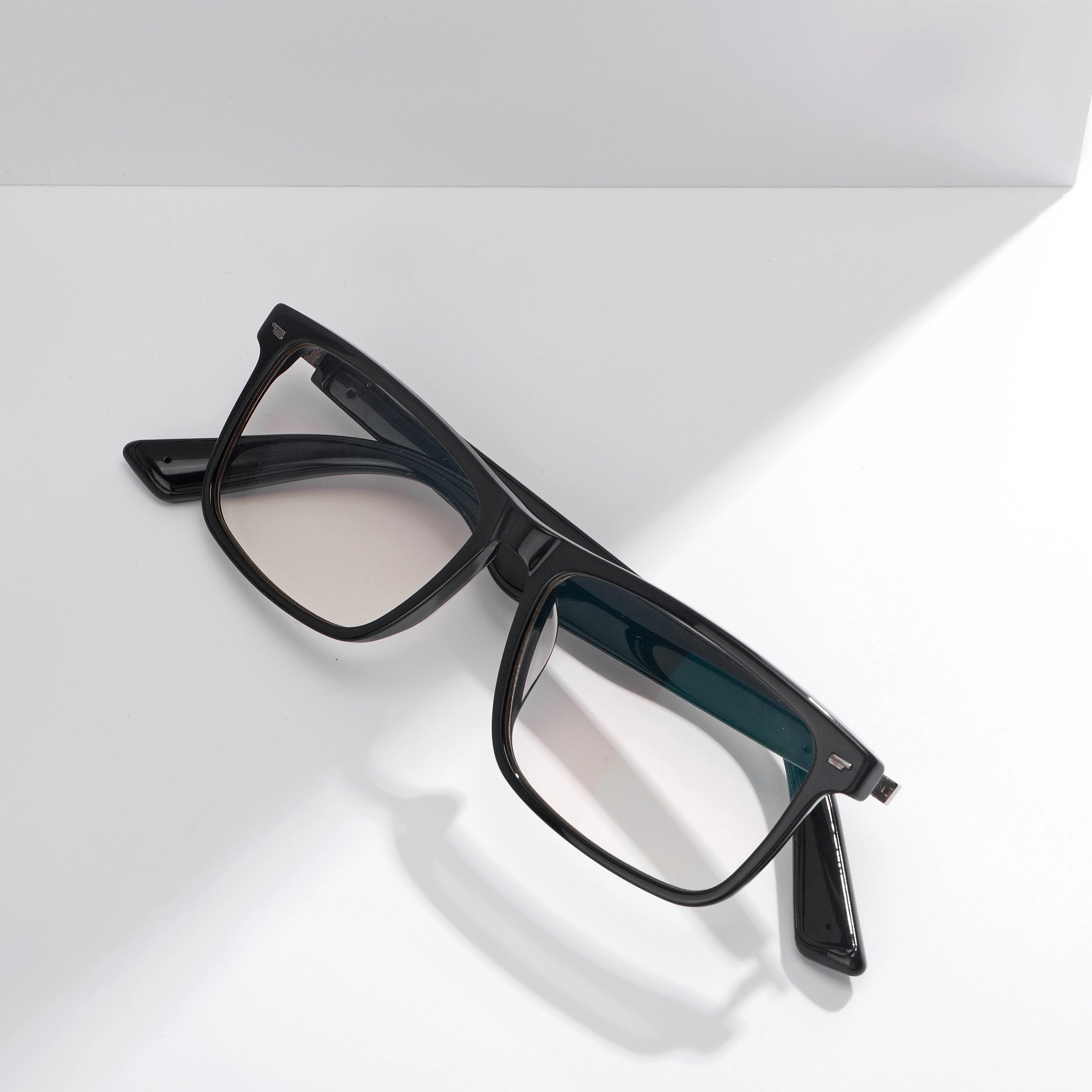 CNW New Design Smart Anti-blue light Glass Virtual Reality Games 3d Ar Daily Wear Blue tooth WIFI earphone glasses