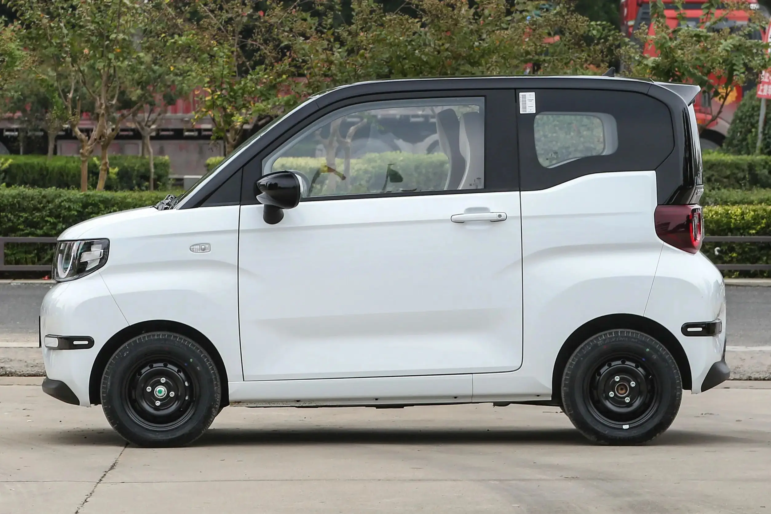 Chery QQ Ice Cream 4 Wheels Chinese Mini Pure Electric Car Used Cars