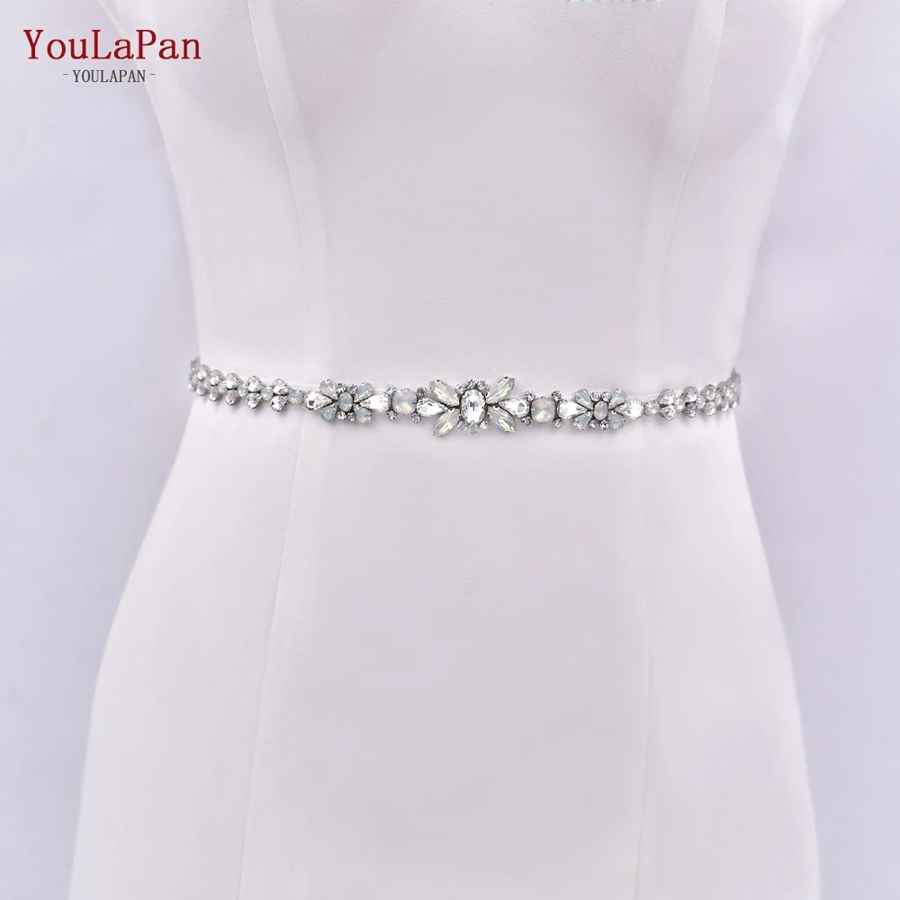 Женский пояс со стразами