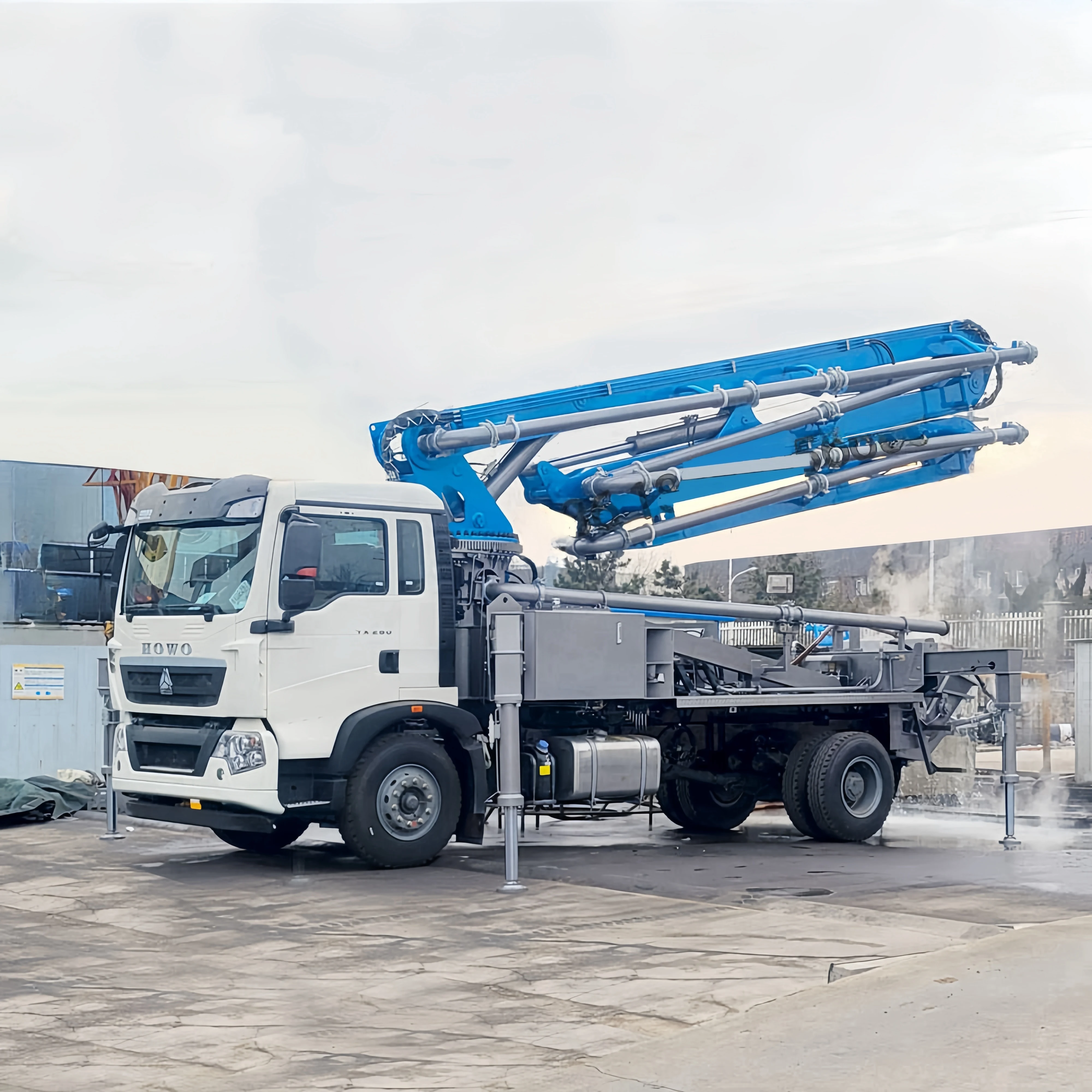 China factory JIUHE cheap price small pump truck 30m concrete boom pump truck
