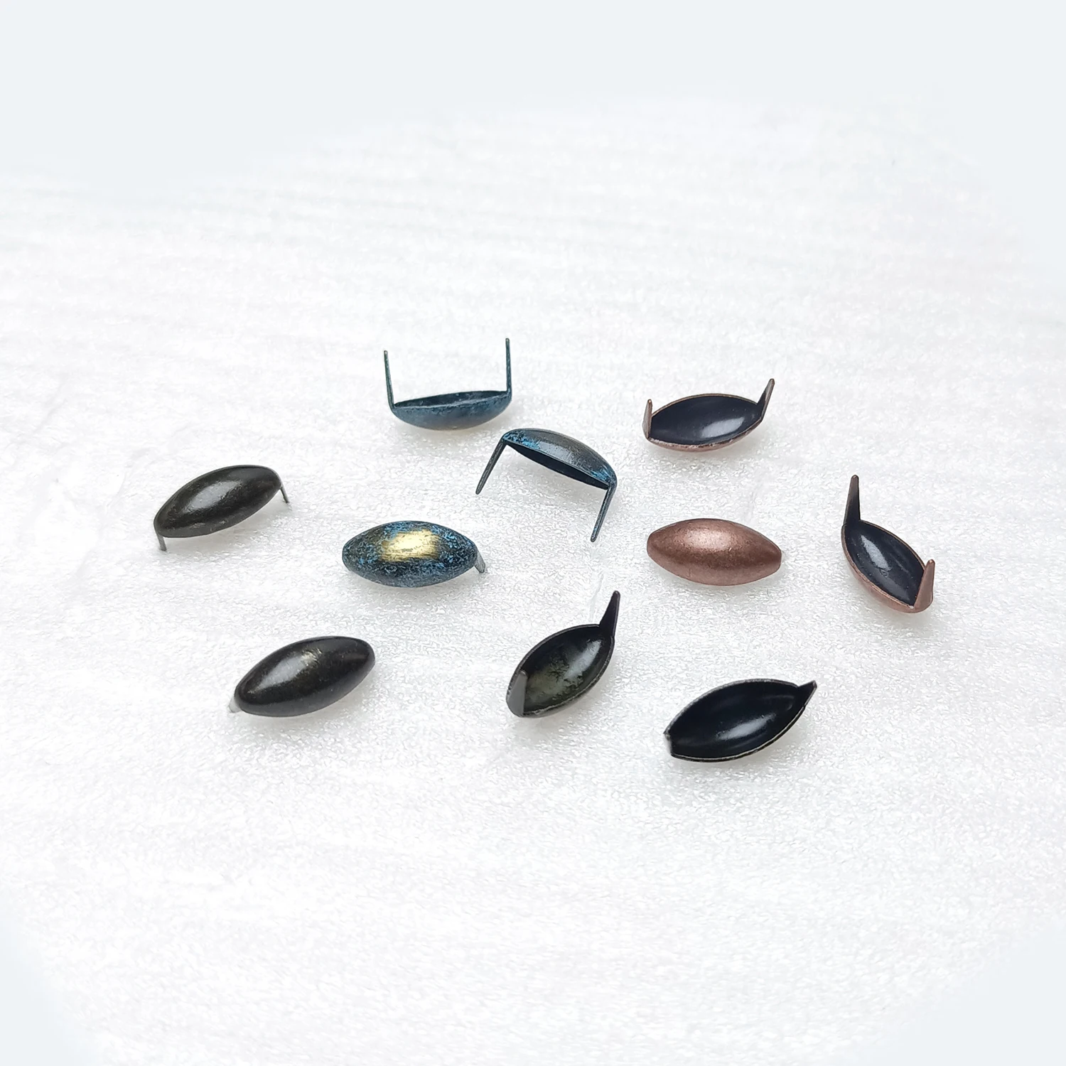 High Quality Customized Small Oval Antique Brass Claw Nail Rivet for Wedding DIY Gift Bag Accessories