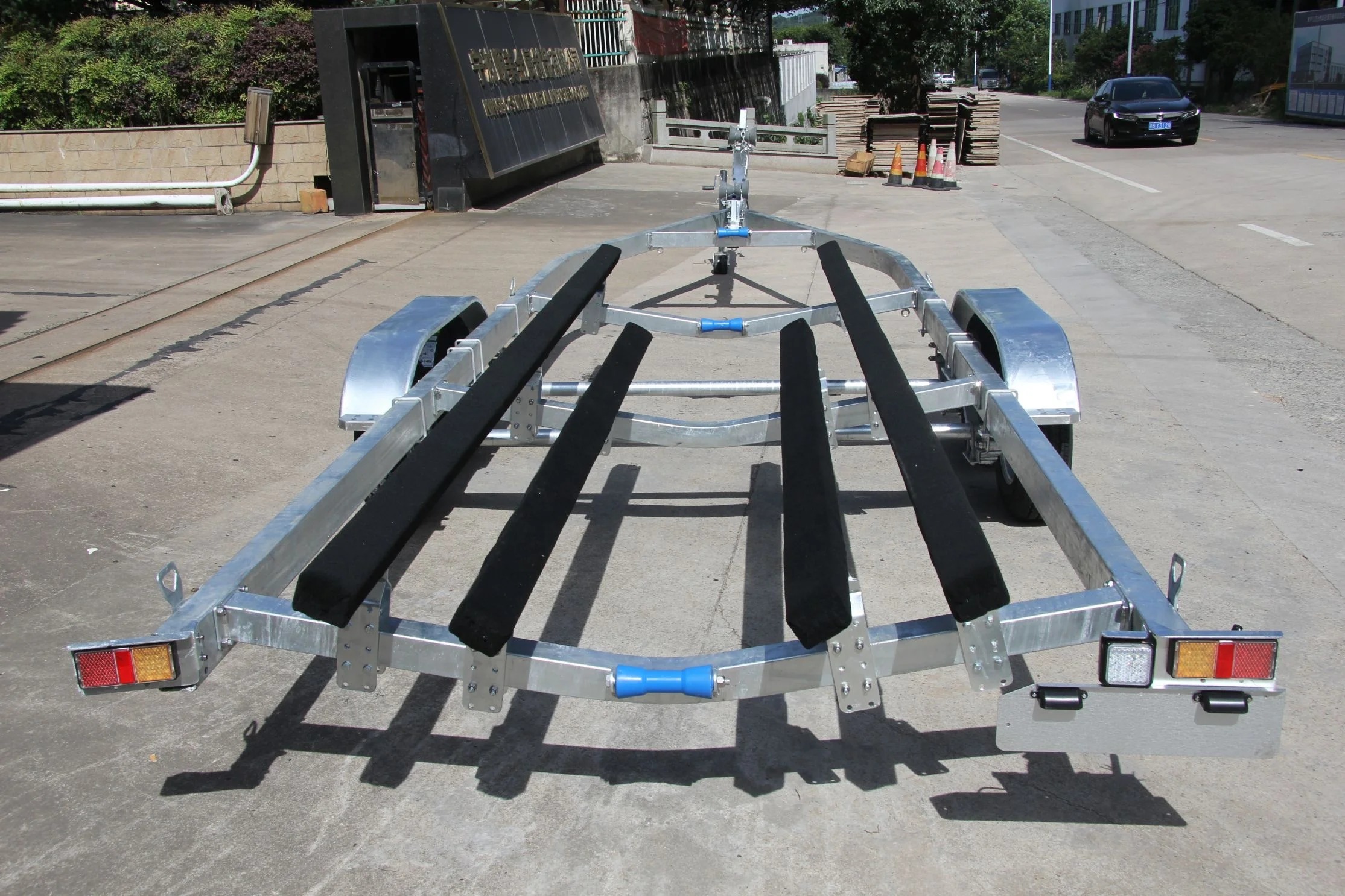 7.7M Long Heavy Duty Power Sport Four Wooden Bunks Four Wheels Boat Trailer Jet Ski with 2.5 Ton Capacity