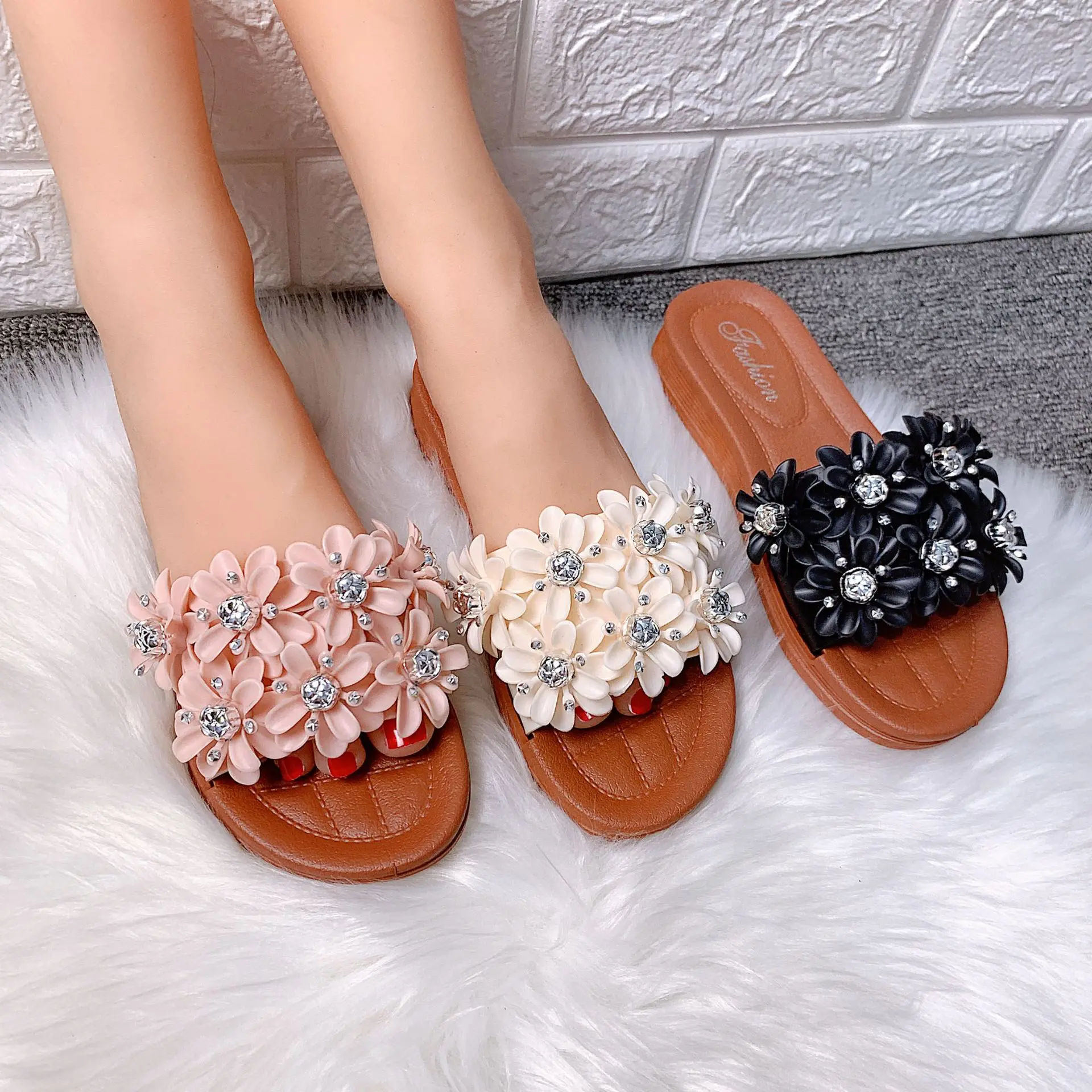 Women famous brands slippers Korean version flower drill buckle casual designer slippers