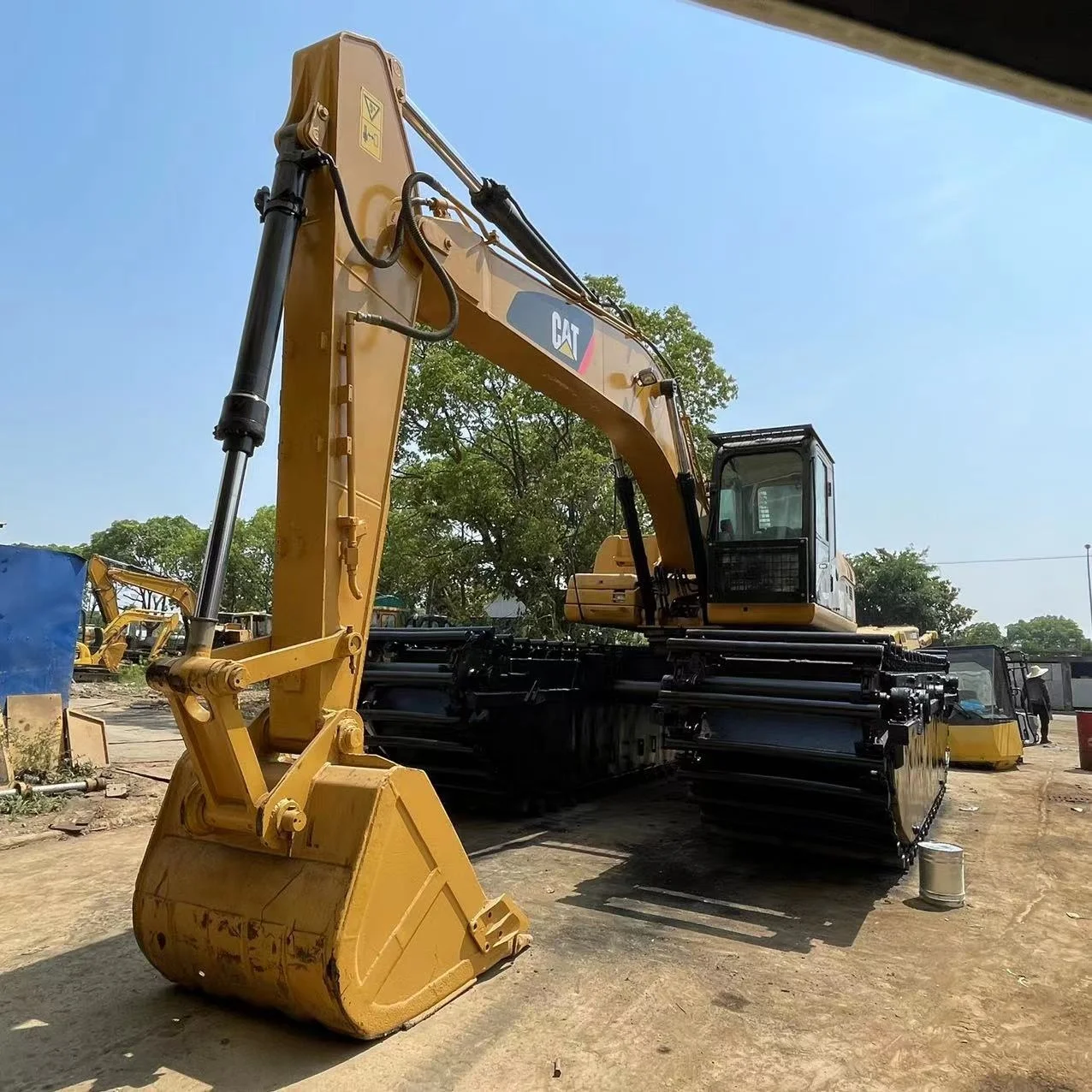 Dredging Machine Long Reach For Sale Amphibious Swamp Excavator at low price