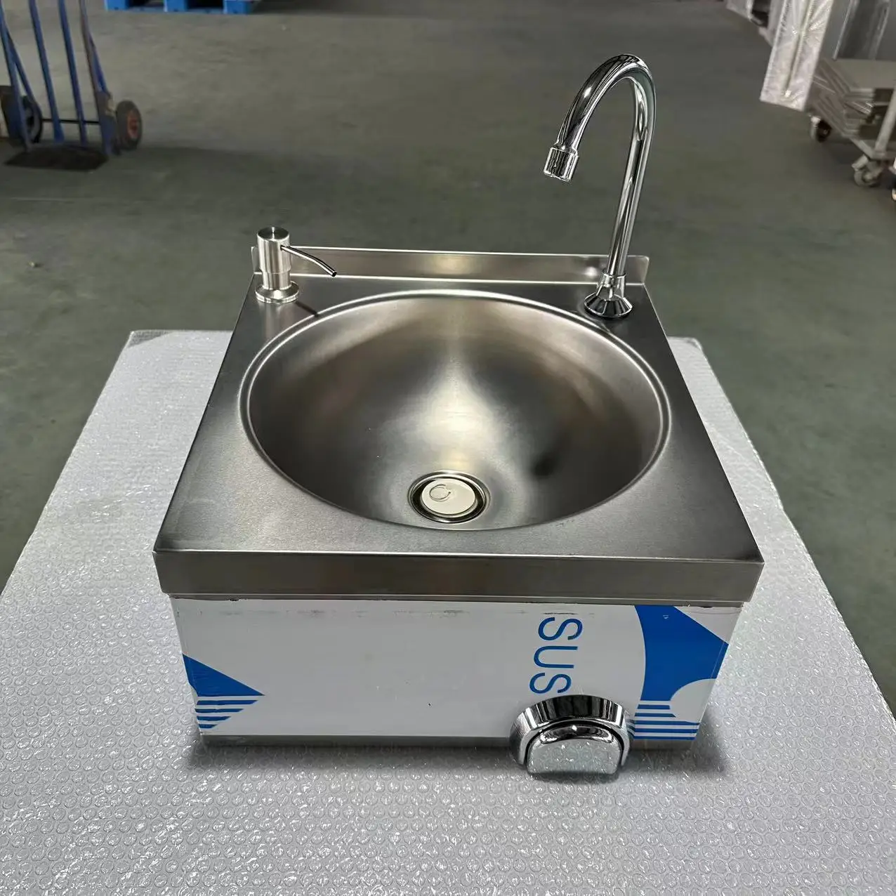 High quality stainless steel single hand wash sink with knee operate sink