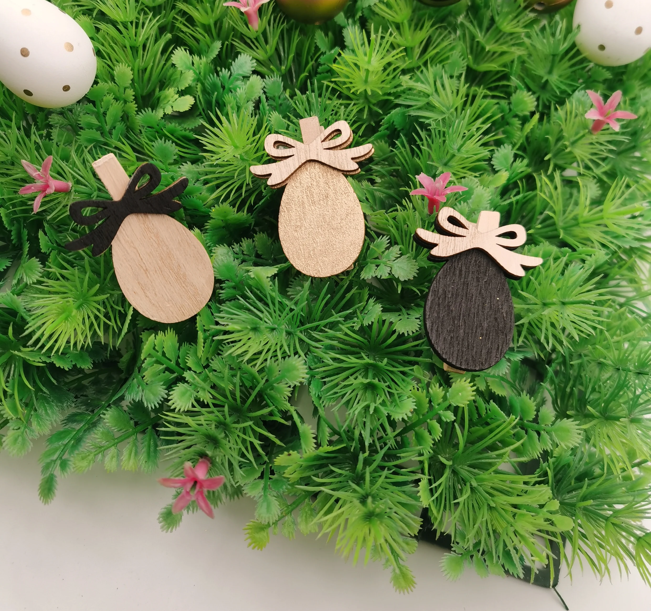 Factory Supply Easter Hen Party Accessories Wooden Hen And Egg Products With Clips Easter Egg Decor