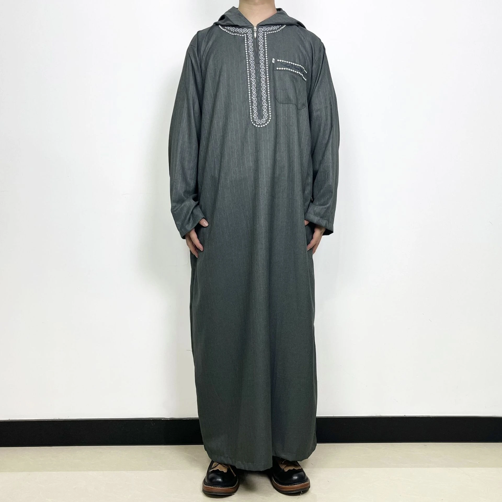Wholesale Men Long Morocco Style Kaftan Abaya Modern Egyptian Muslim Thobe Islamic Abaya Clothing Dubai Thobe