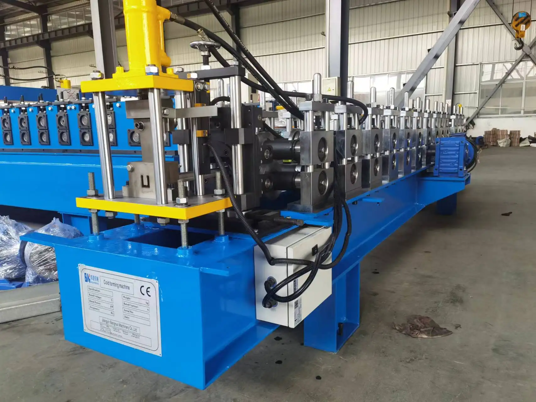 Stud And Track Rolling Forming Machine Light Gauge Steel C U Track Framing Machine Hat Omega Making Equipment Material