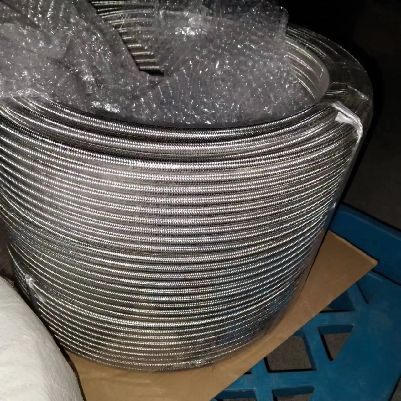 PTFE Smooth Bore Hose  High Temperature PTFE Corrugated hose R14  Tube Braid Cover