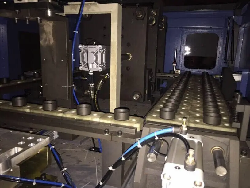 Automatic PET bottle blowing machine stretch blow molding machine PET fruit juice bottle water bottle production line price