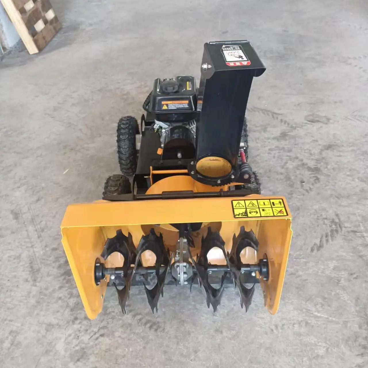 Multifunctional remote control road snow thrower municipal engineering road snow sweeper