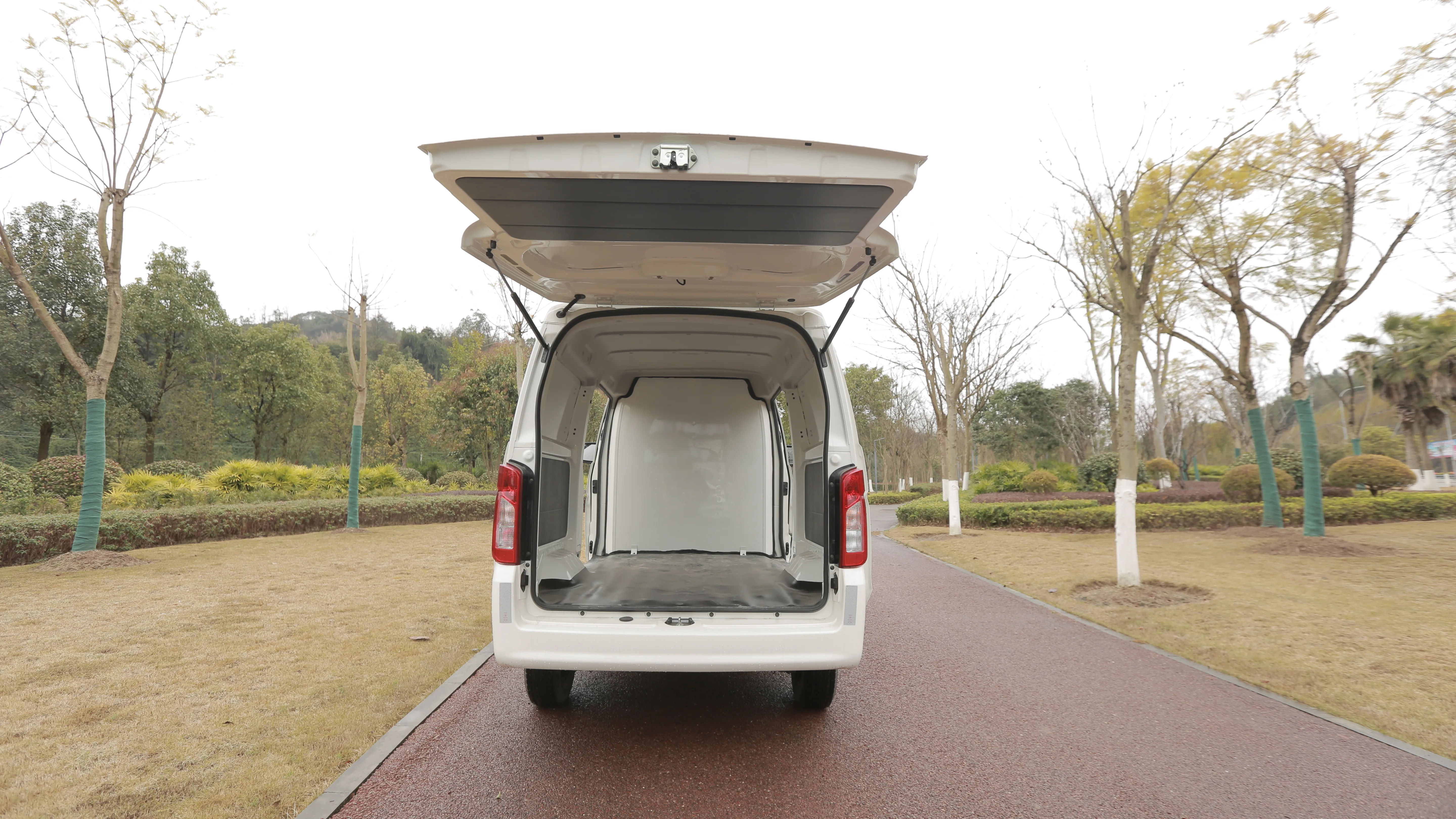 New brand model 4*2 Electric delivery Van truck cargo van for sale and 240km Driving Range 100 km/h Max Speed
