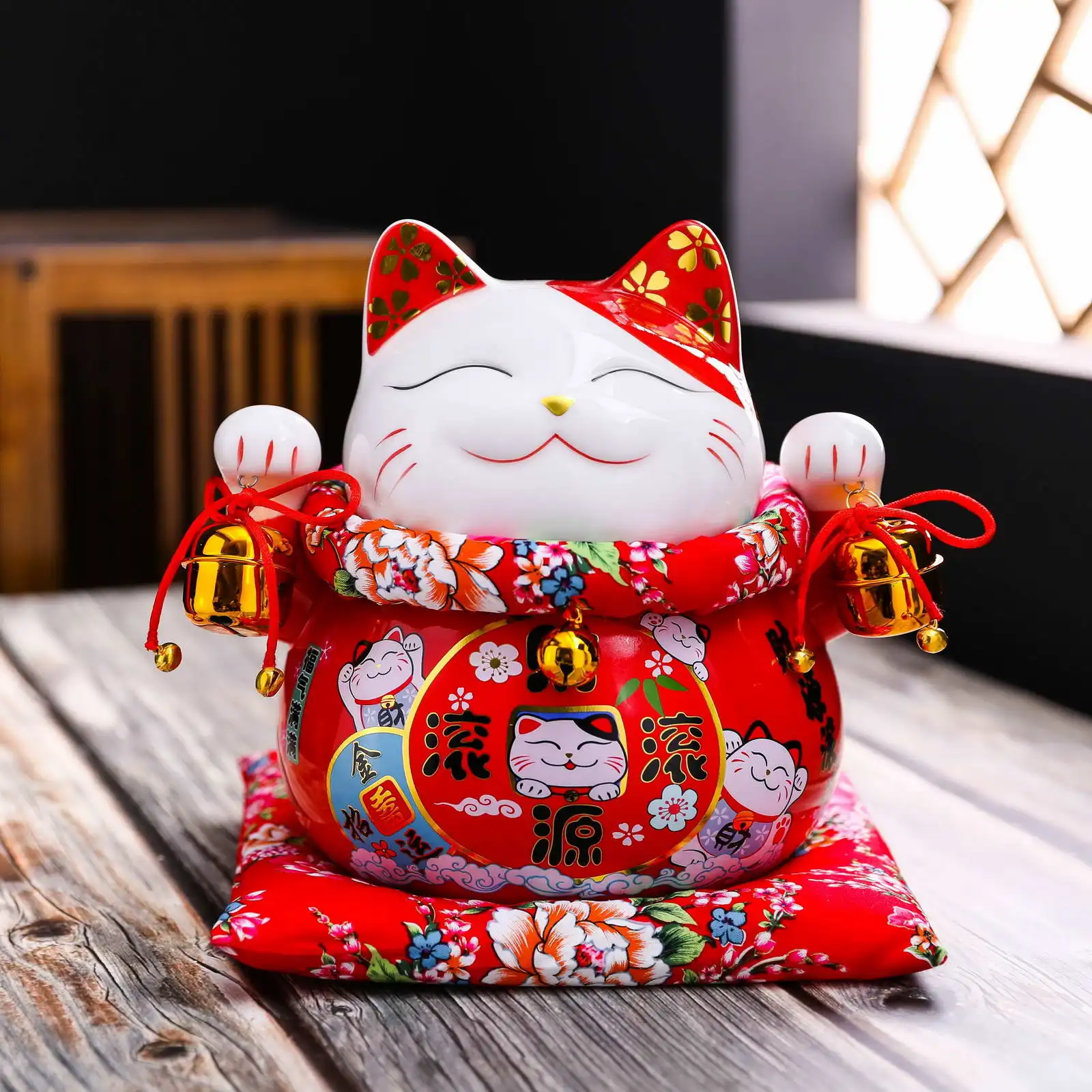  2020 hot sale 10 inch Japanese Lucky Cat Ceramic piggy bank for