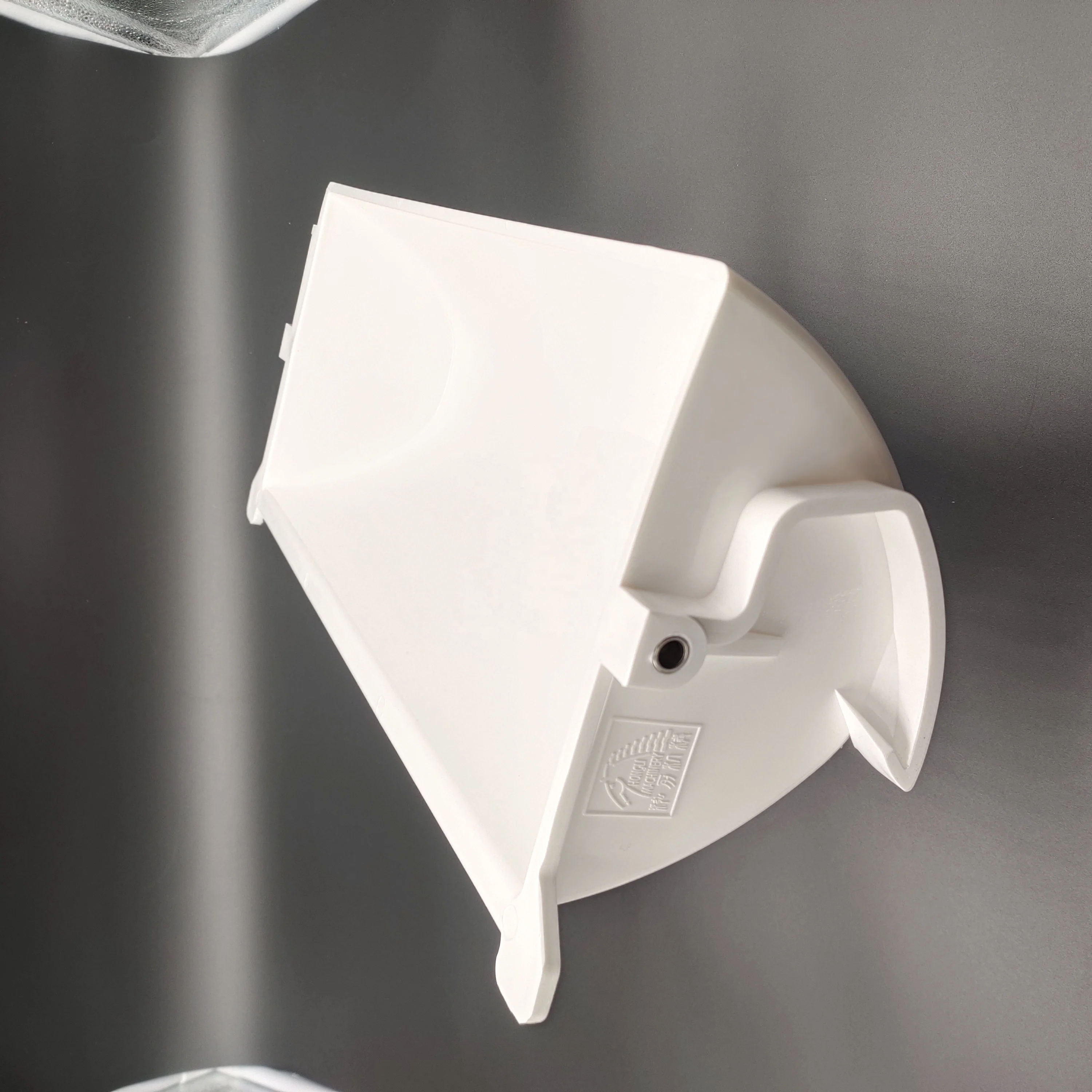 Food grade plastic Z Type elevator bucket chains,  plastic buckets conveyor bucket elevators with stainless steel material